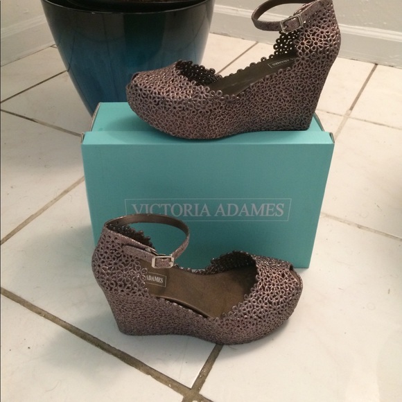 victoria adams shoes wholesale