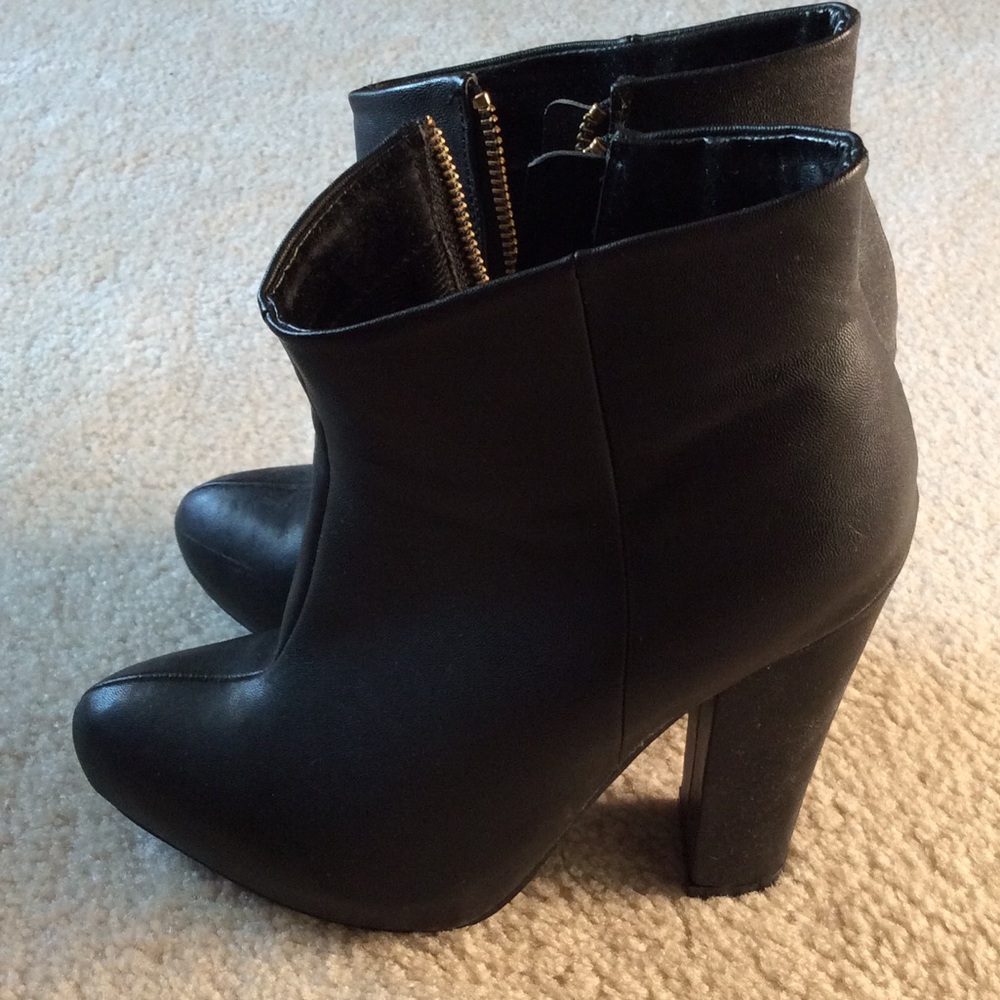 Black heel booties