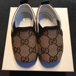 Gucci infant unisex shoes