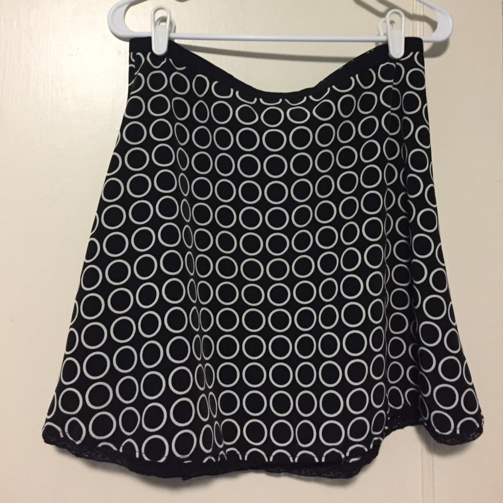 EUC size 6 The Limited black and white dot skirt