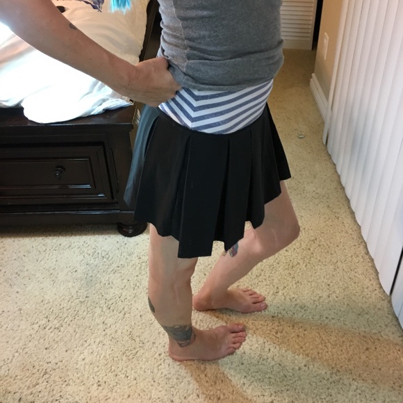 like new VSX workout skirt - Picture 3 of 8