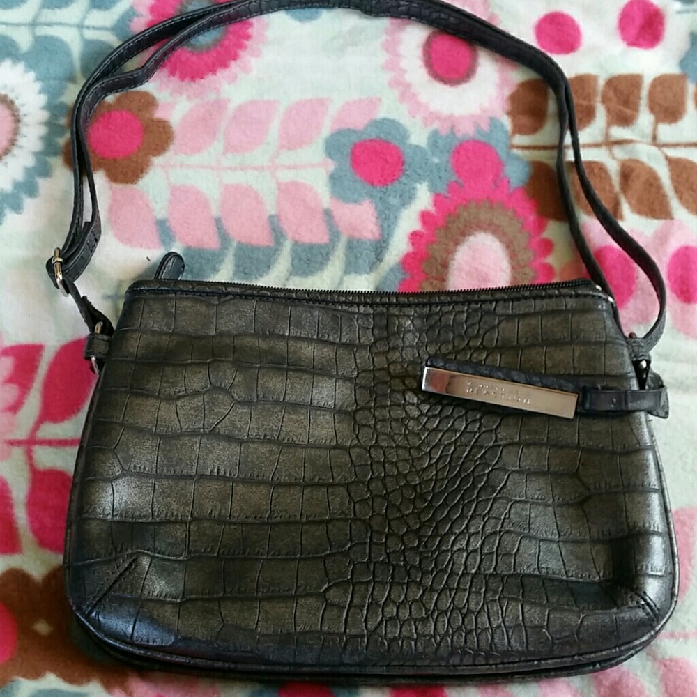 👜AUTHENTIC👜 KENNETH COLE