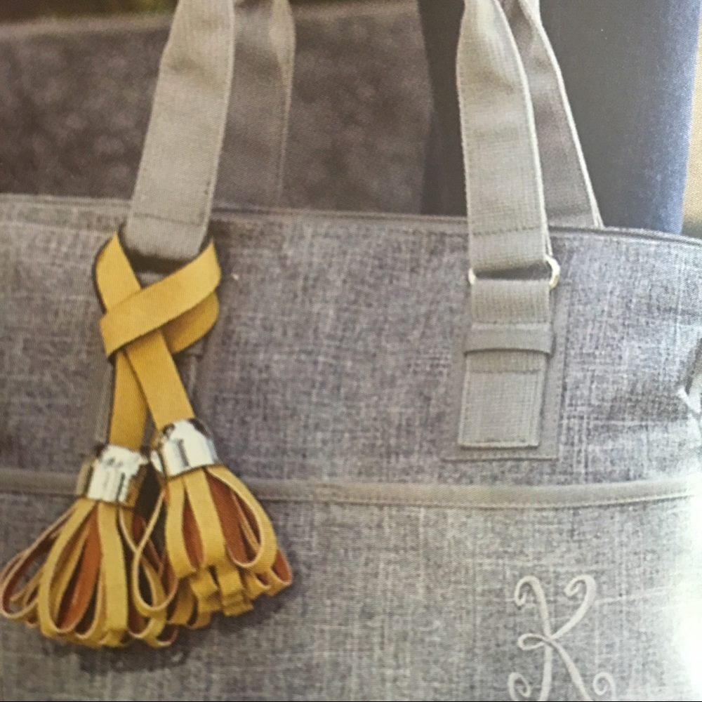NWT Duo Tassel