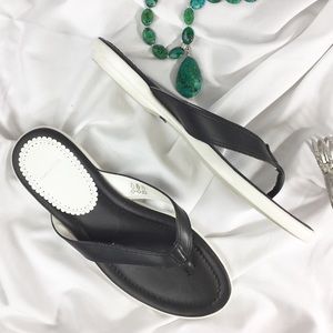 LANDS' END Leather Flip Flops