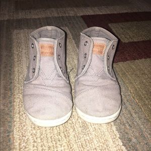 Gray size 11 toddler Toms boots