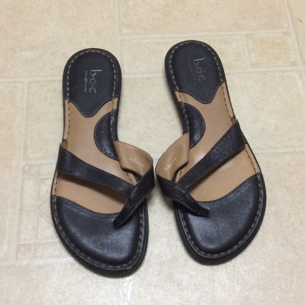 B.O.C women brown sandals flip flop size 10 M