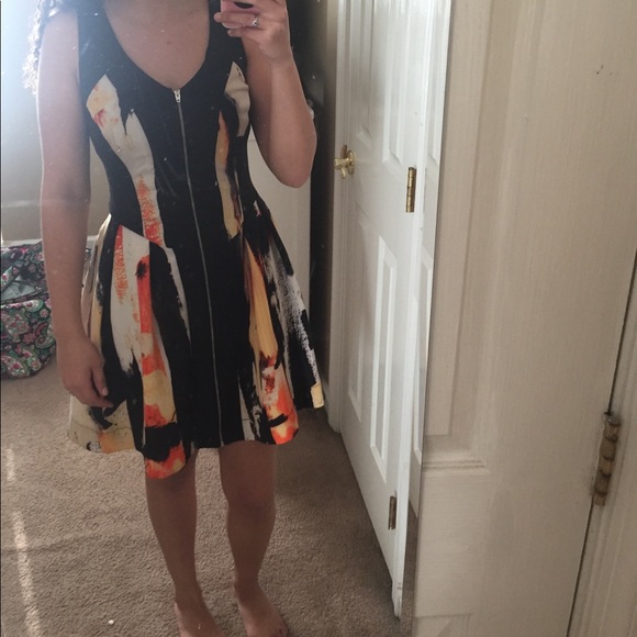 Patterned dress - Picture 3 of 4