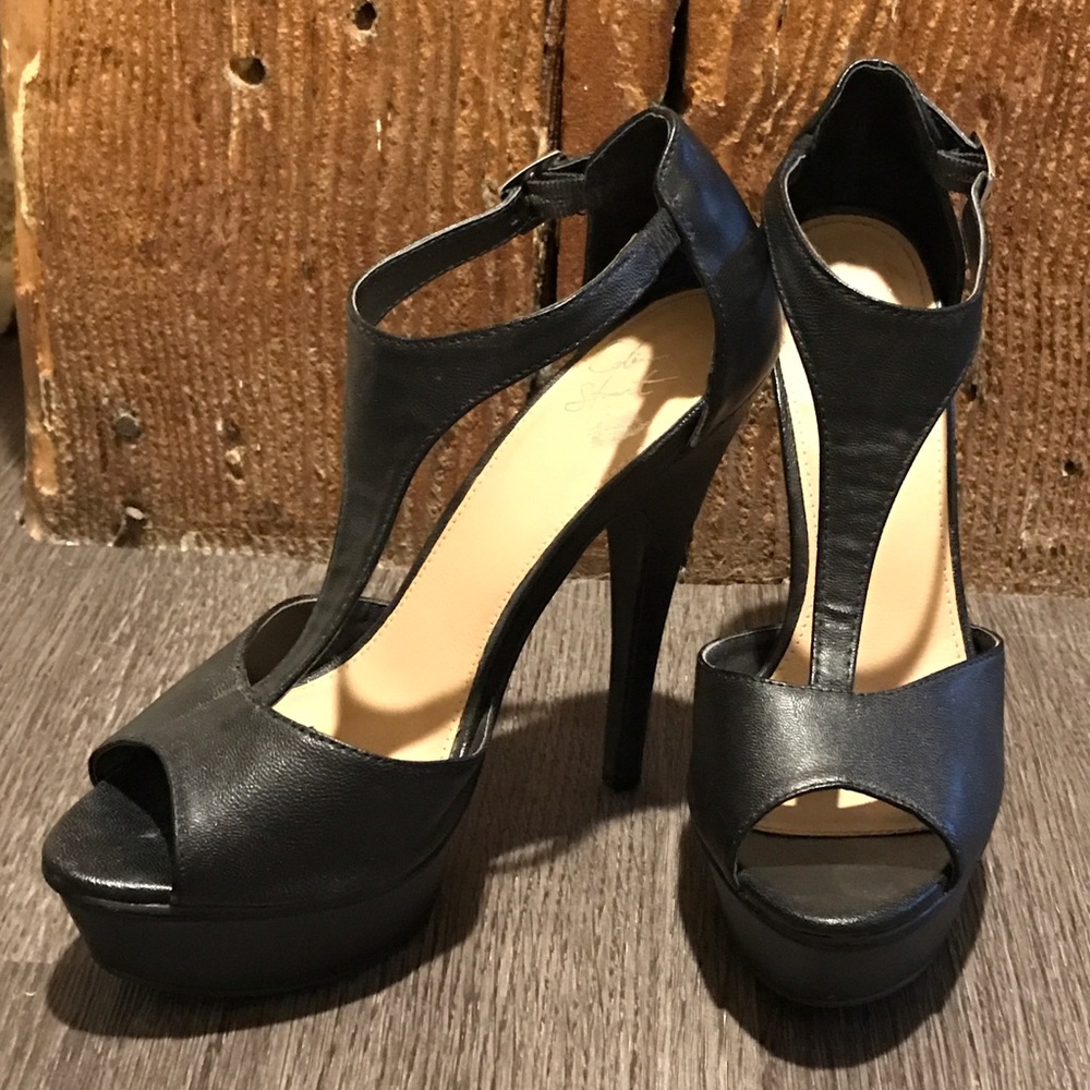 T strap platform stilettos - blk leather, sz 7.5