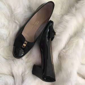 Vtg Salvatore Ferragamo Black Patent Bow Pump Sz 7