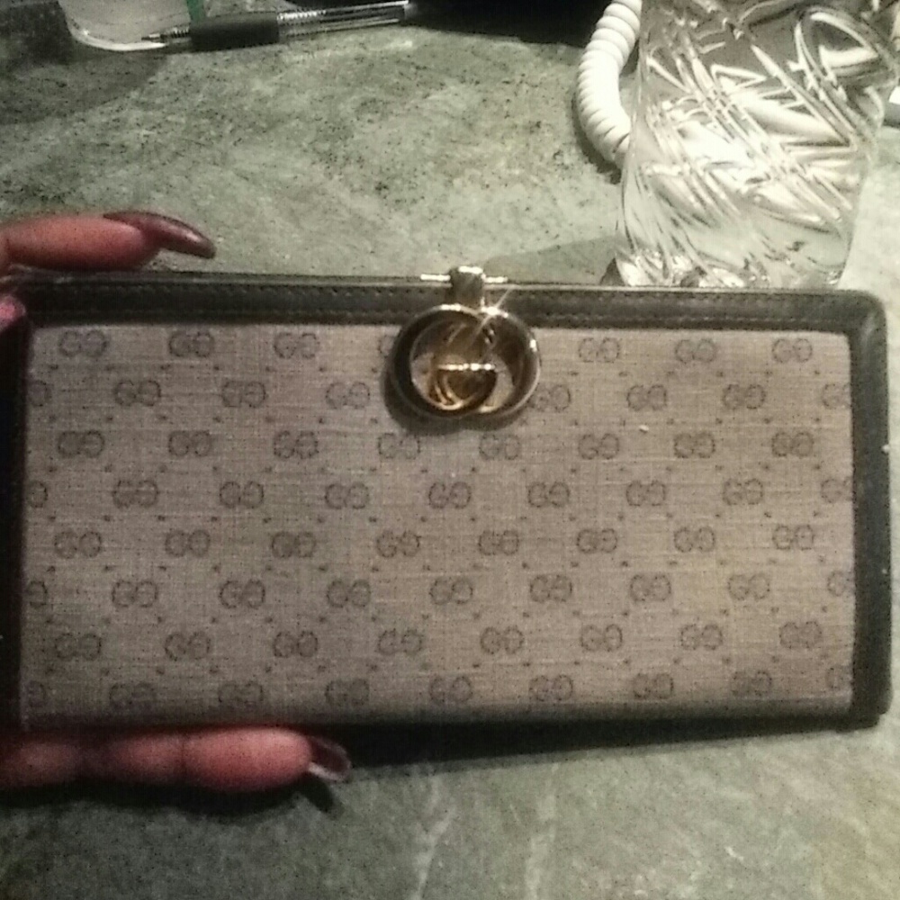 Gucci wallet