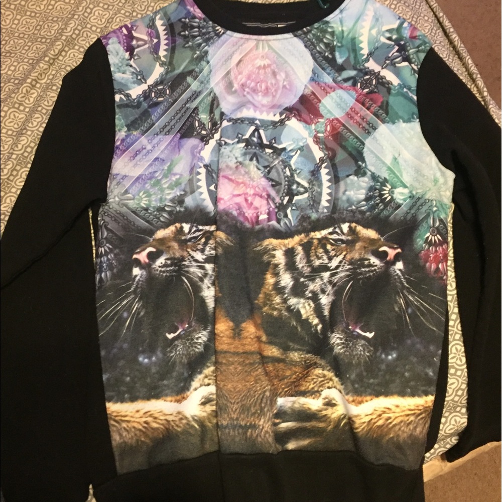 Long Sleeve graphic sweater
