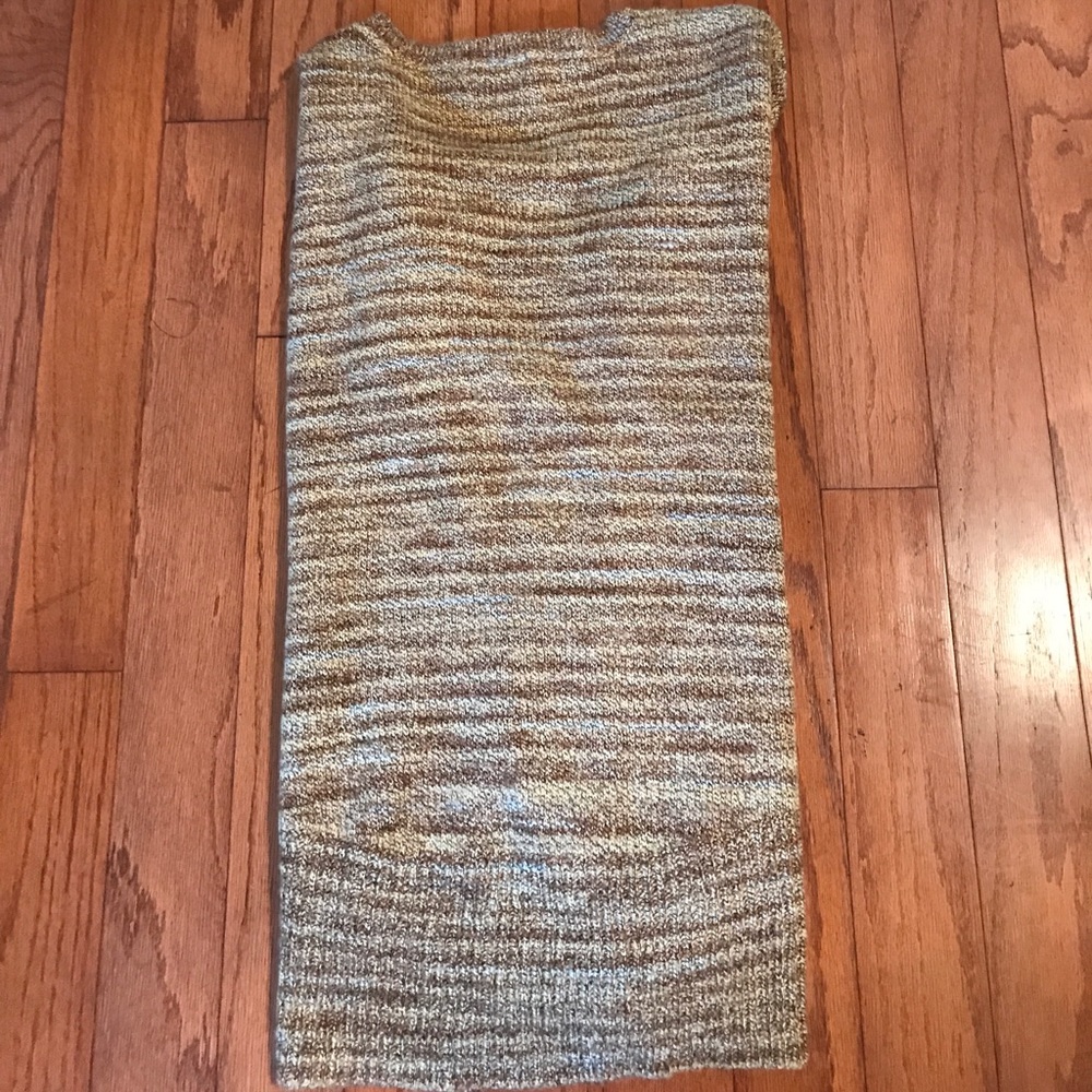 Beautiful Sweater - Picture 2 of 4