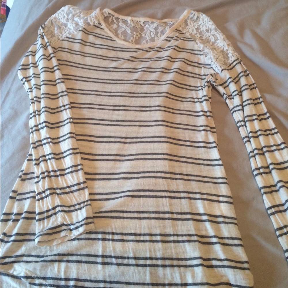 Daytrip striped long sleeves with lace