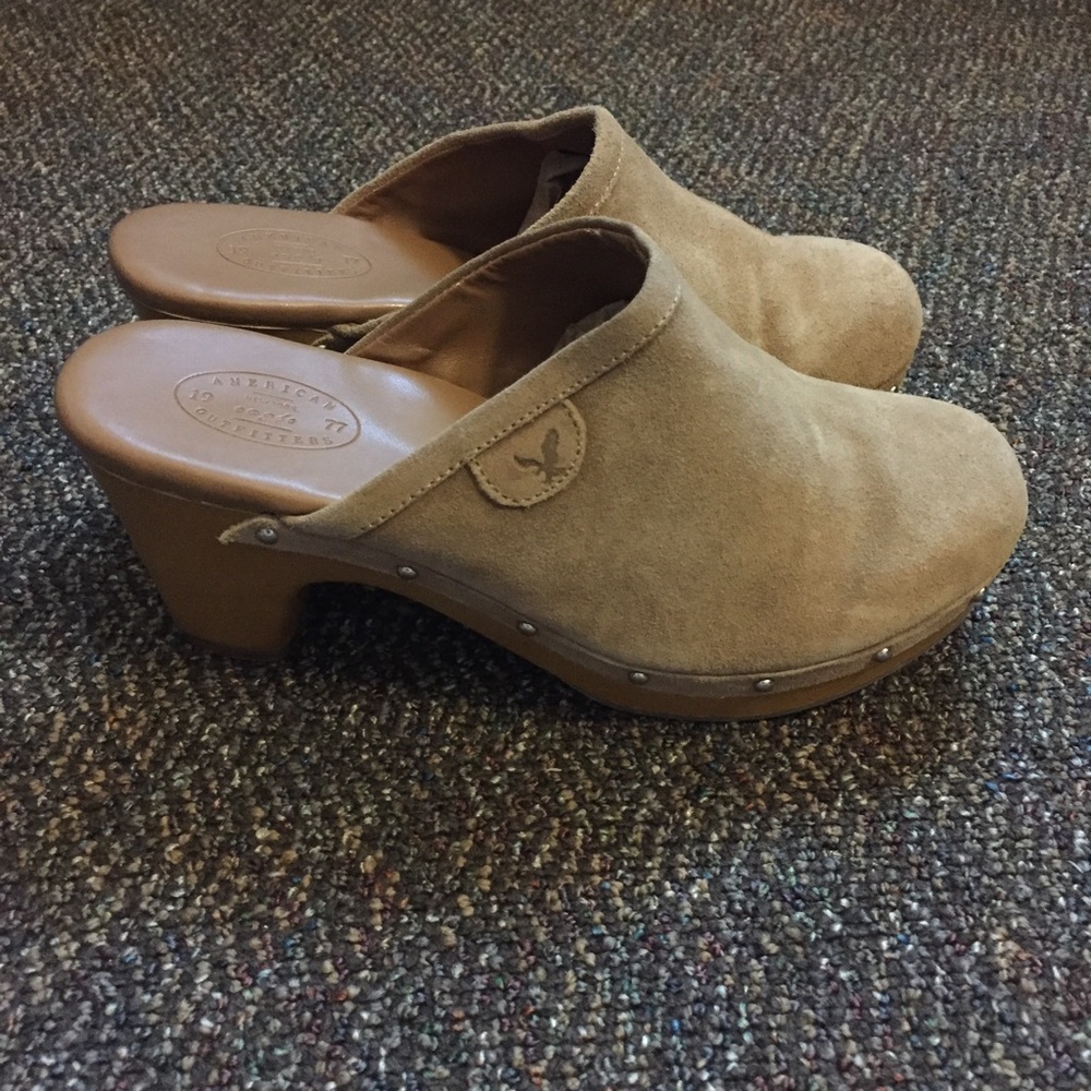 SOLD ❌ American Eagle genuine suede heeled clogs