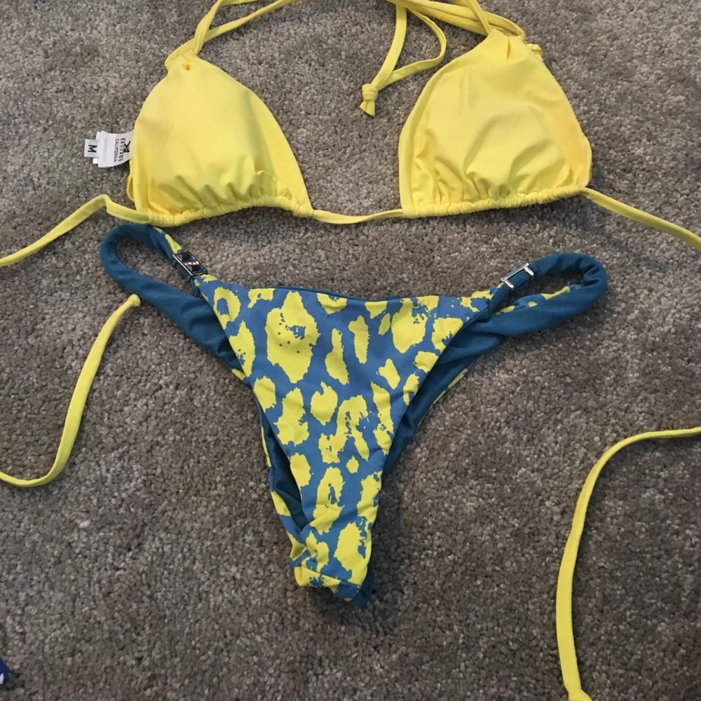 Savage California bikini