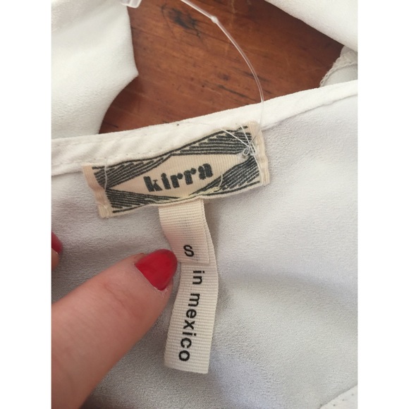 White blouse - Picture 3 of 3