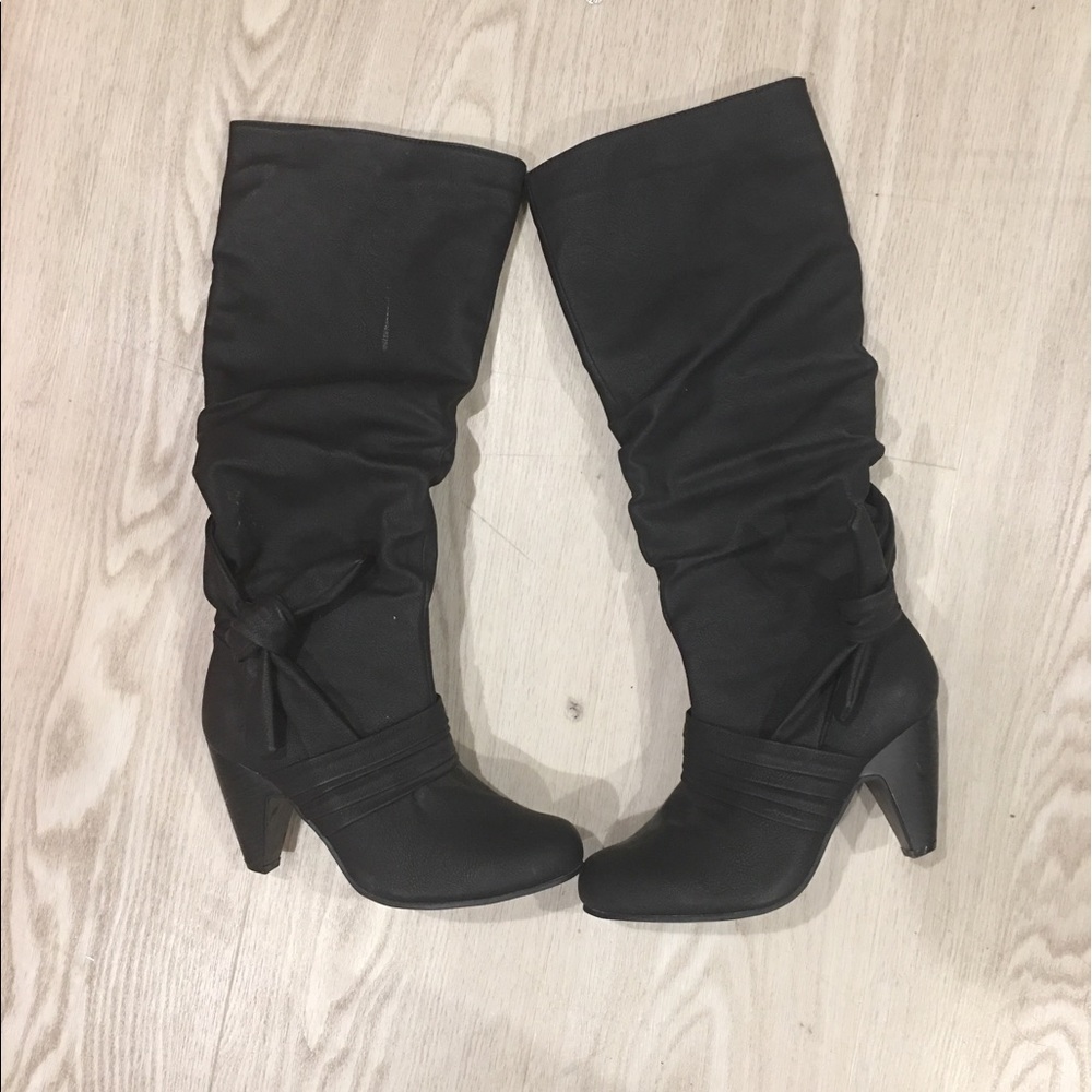 Black heel boots