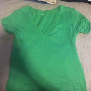 Gap green tee