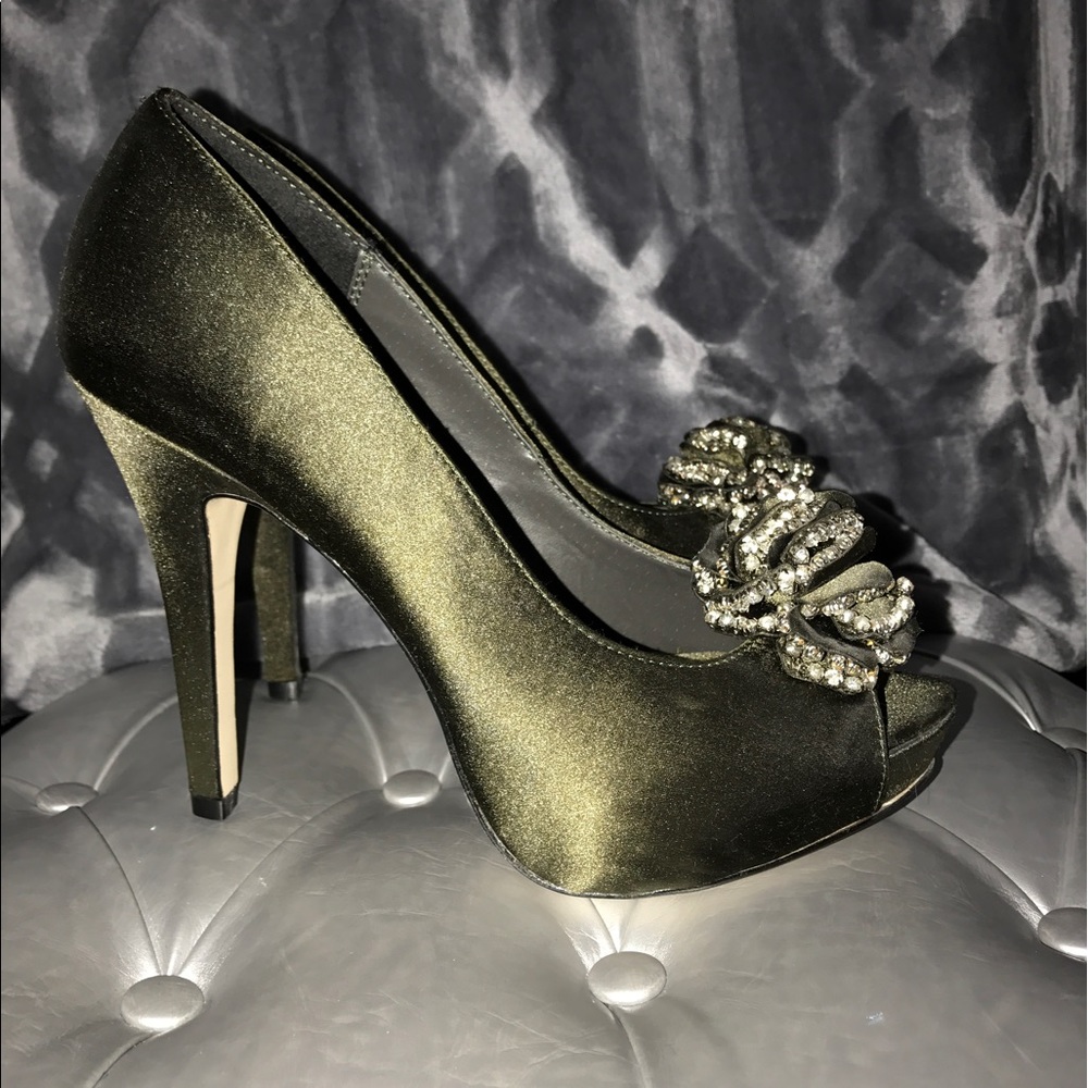 Steven by Steve Madden Pumps. NEW.