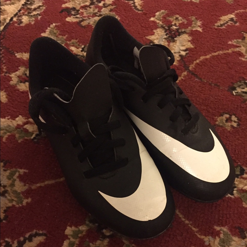 Cleats soccer  shose  for boys