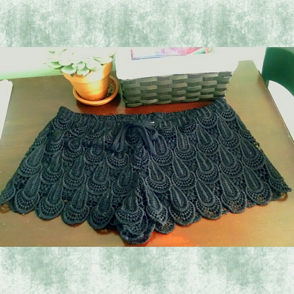 Black Lace Scalloped Shorts