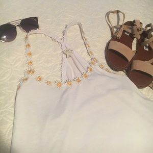 White daisy tank