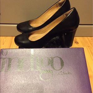 Black Clark heels 8 1/2 m