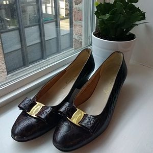 Salvatore Ferragamo vintage vera heeled flats