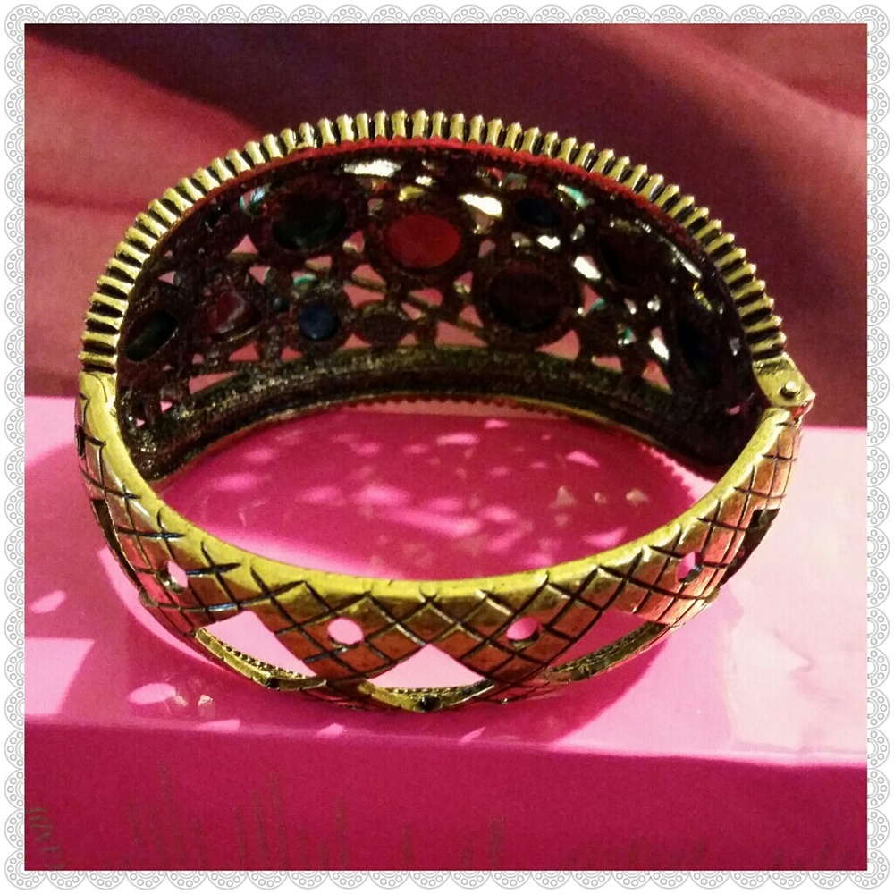 Multi-color Decor Bracelet - Picture 3 of 4