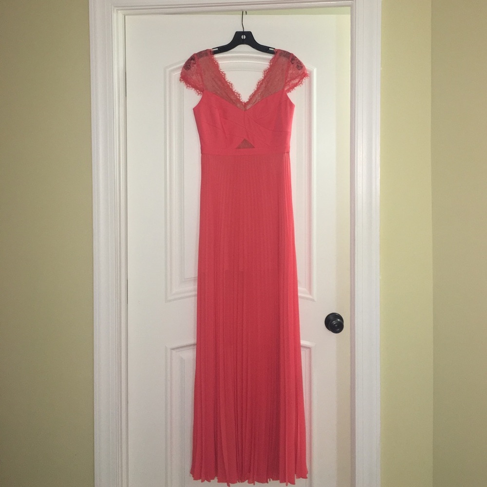 🎉 SATURDAY SALE🎉Bcbgmaxaria gown - Picture 1 of 4