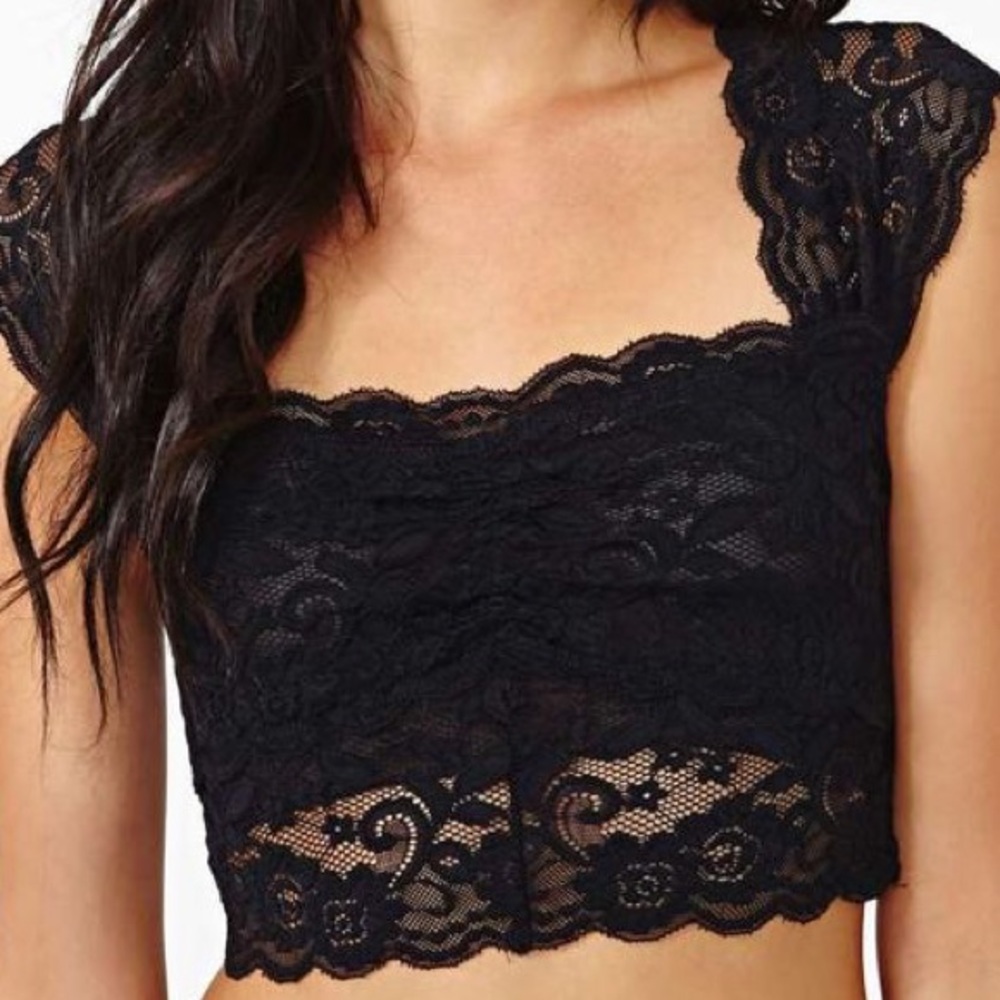 black lace scallop crop top