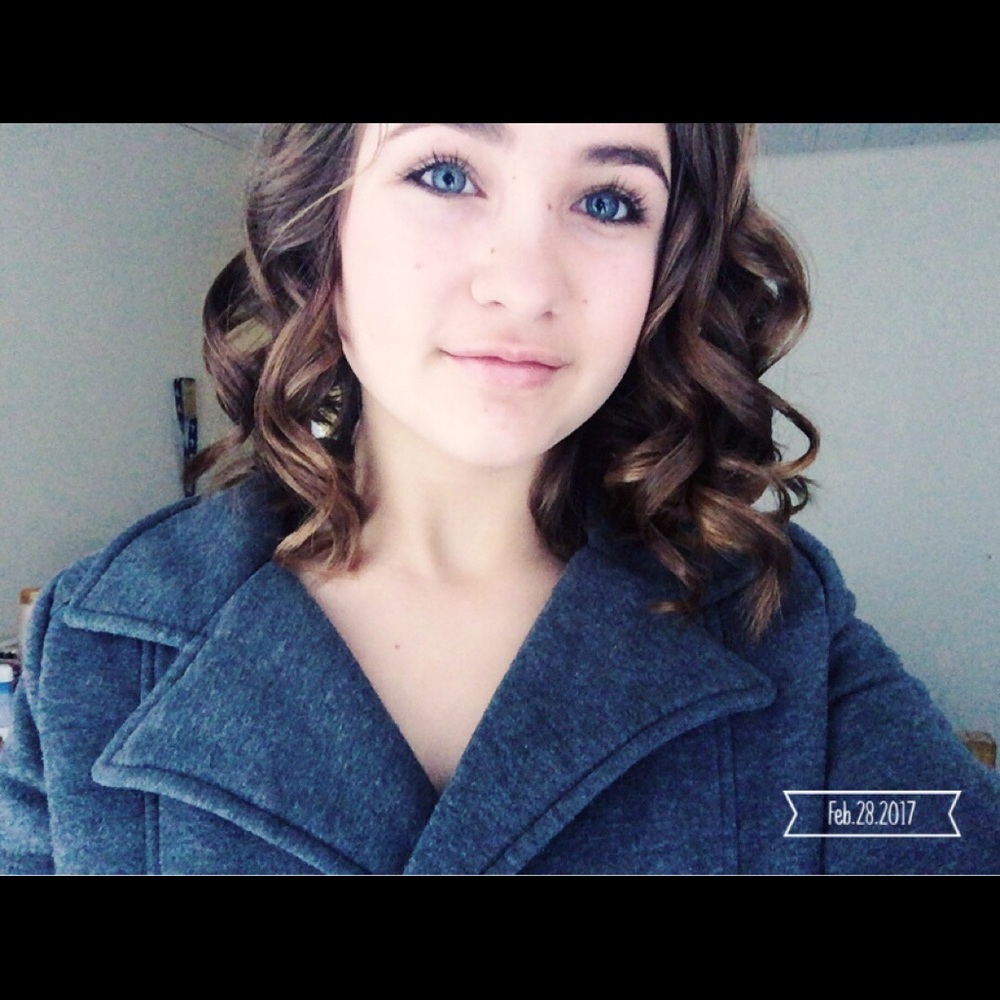 Meet your Posher, Camille