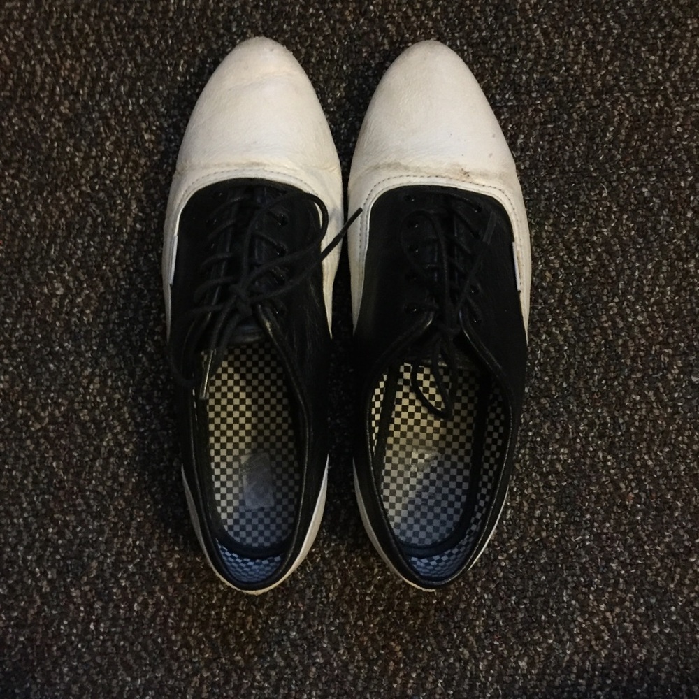 Vans leather pointed saddle shoes