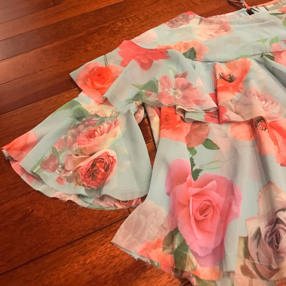 👗NWT Asos floral crop top with ruffles - Picture 2 of 7