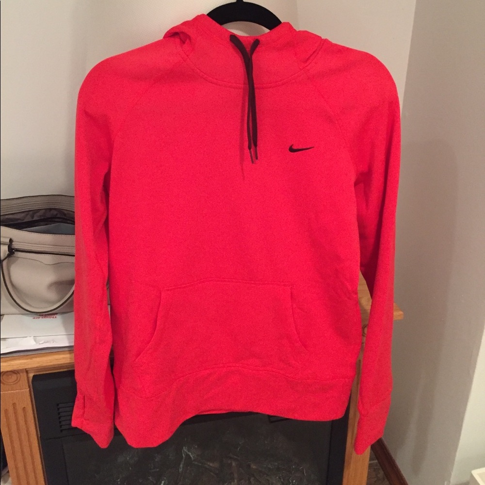 Nike thermal fit hoodie size medium