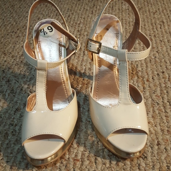 BCB Sandals - Picture 3 of 4