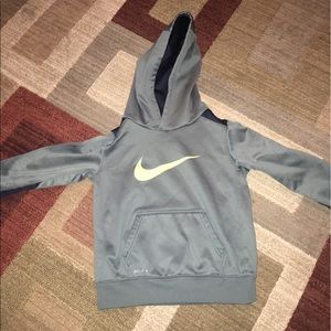 4T Nike hoodie