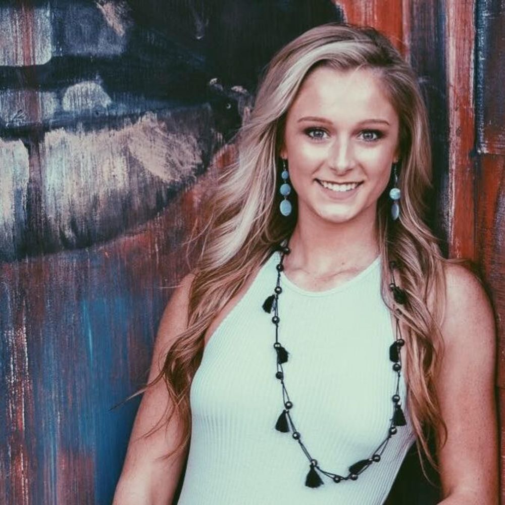 Meet your Posher, Brooke