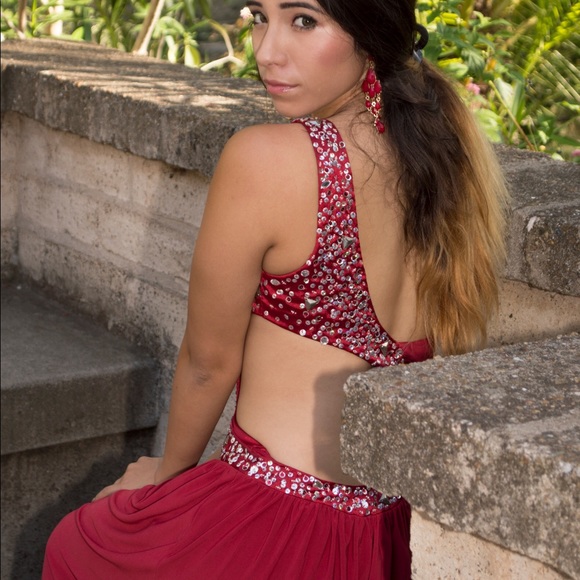 Red prom dress - Picture 2 of 3