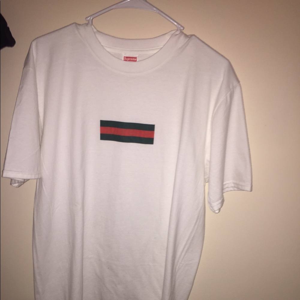 Supreme Gucci box logo