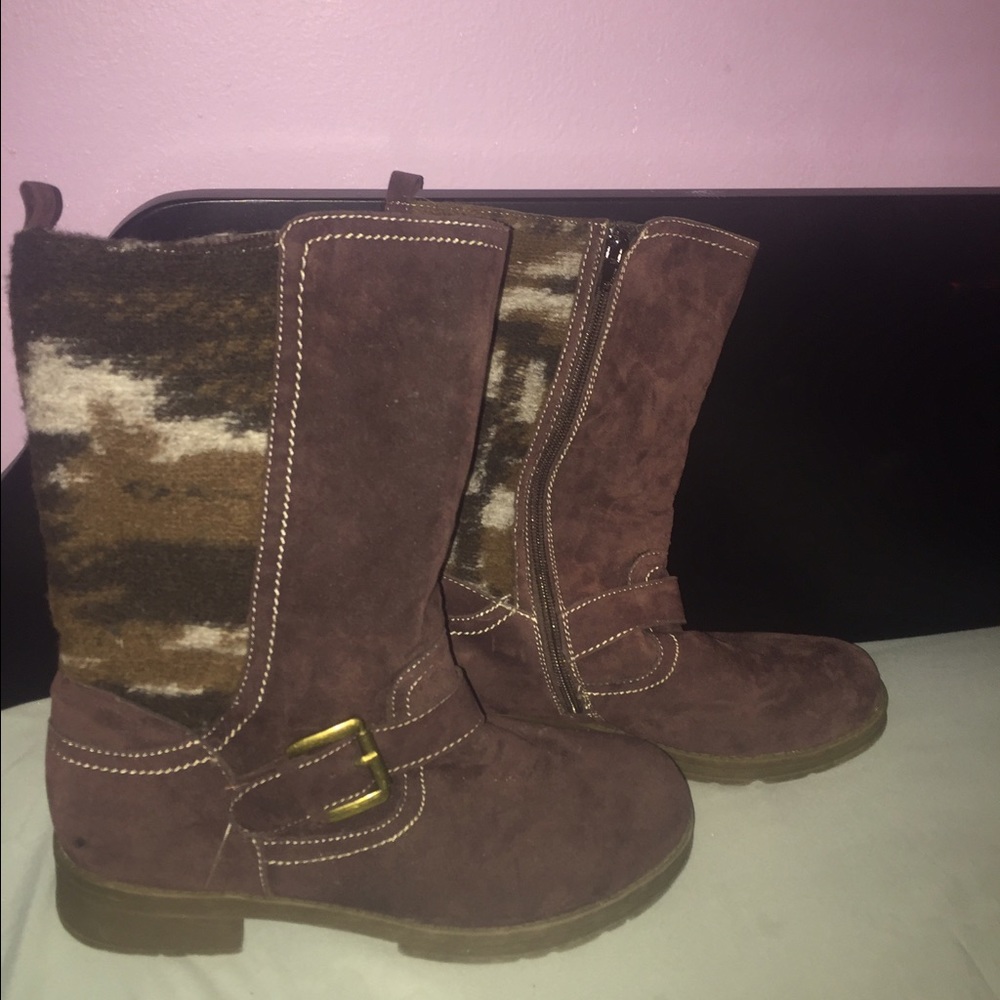 Red-Brown Muk Luks Boots