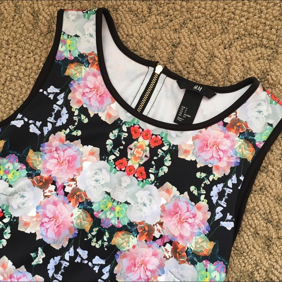 H&M Dresses & Skirts - ➡️ HM floral kaleidoscope dress ⬅️