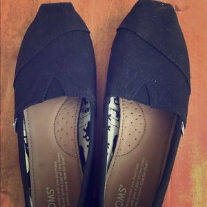Toms black canvas size 6.5