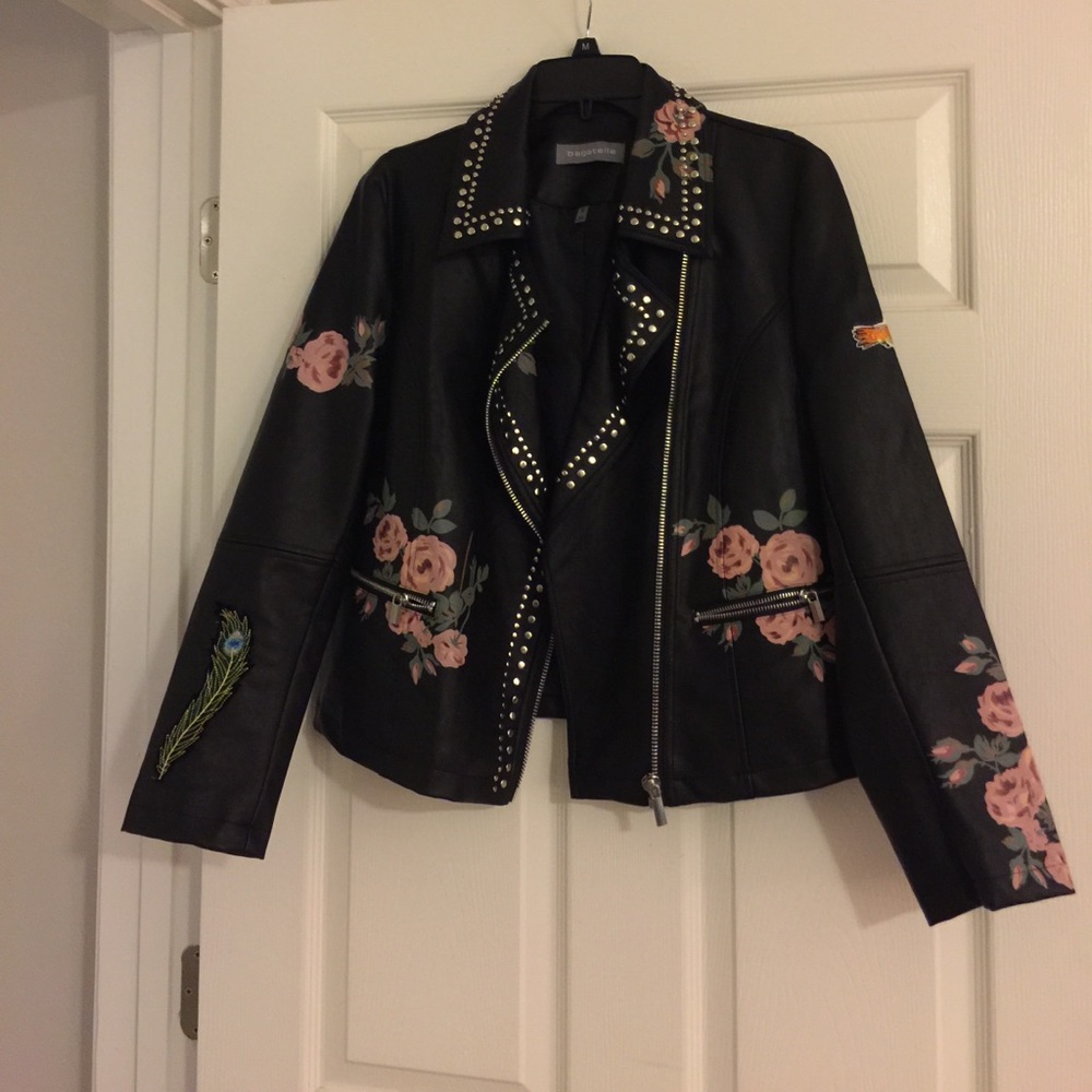 Black, studded detailed do leather jacket
