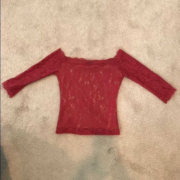 Boat neck lace top with flesh colored lining - Picture 2 of 2