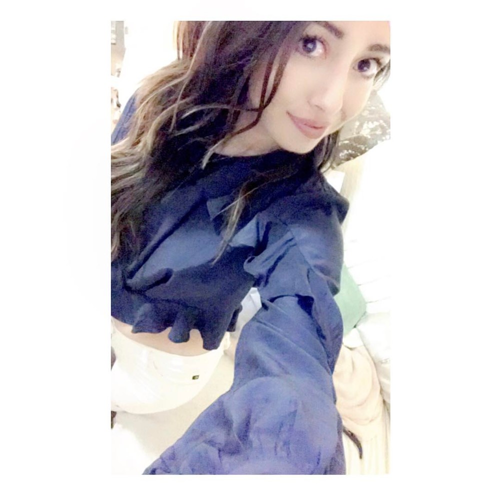 Meet your Posher, Anahiza