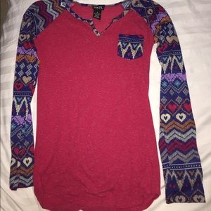 Long Sleeve v-neck shirt
