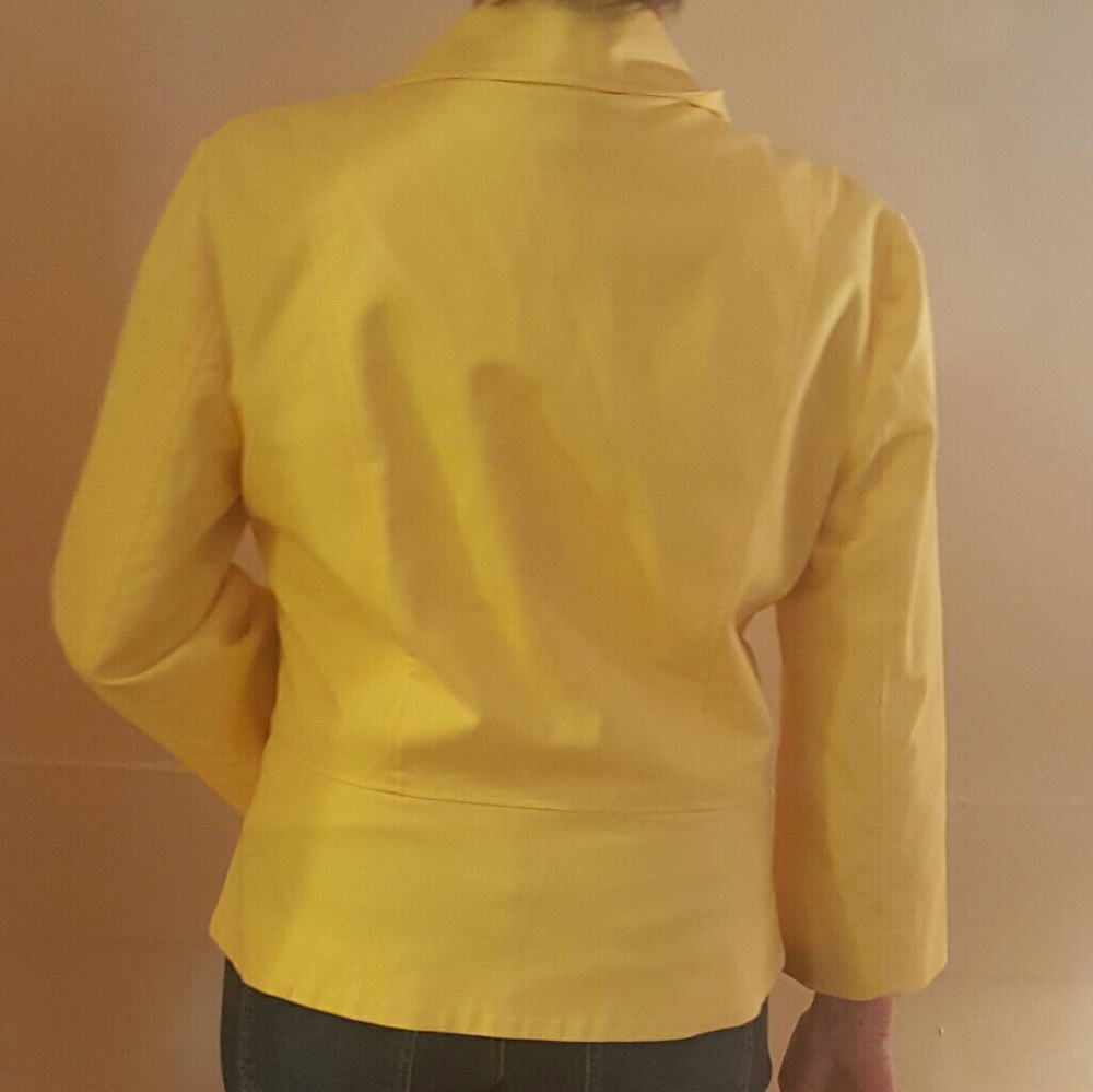 yellow blazer