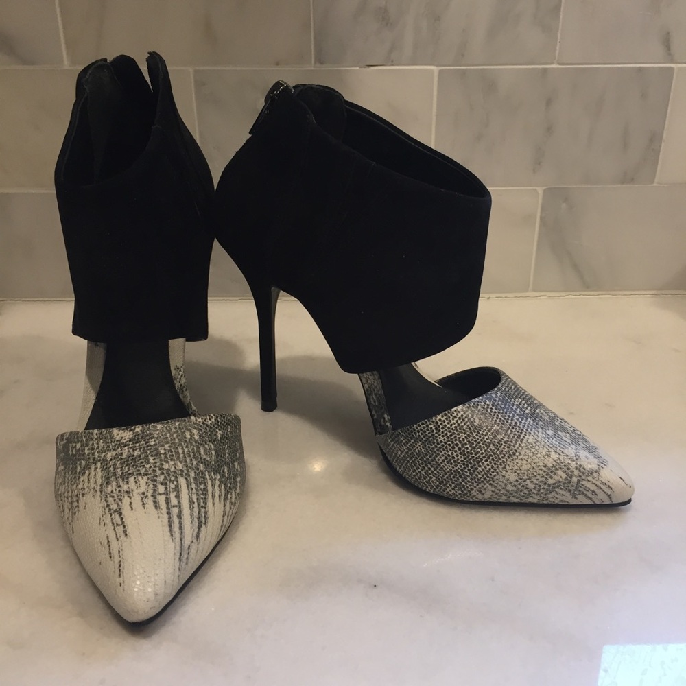 Steve Madden Black Suede Cuff Heels