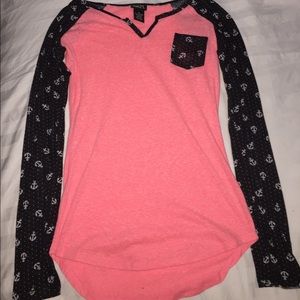 Long sleeve v-neck
